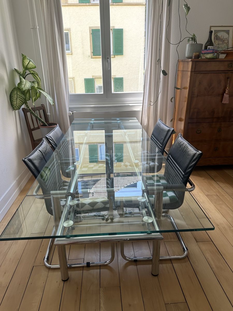 Set di tavolo e panche: Glastisch ausziehbar mit 4 Stühlen – Usato da Luzern venduto da nicole____ 1