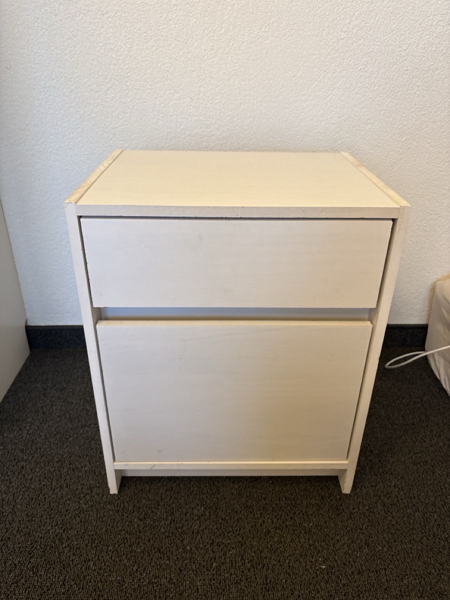 Comodini: Nachttisch weiss – Usato da Niederglatt ZH venduto da CorinneW32 5