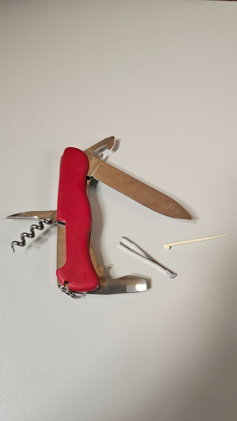 Victorinox Taschenmesser: Victorinox Schweizer Taschenmesser Picknicker – Gebraucht aus Koppigen von Bracher_Mail-House 2