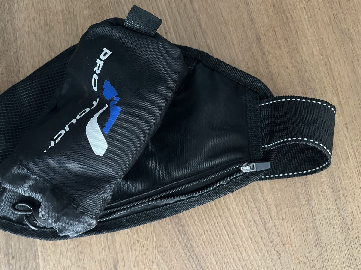 Borse: Bauchtasche für Joggen oder Wanderungen – Usato da Madetswil venduto da MiamiDolphin 2