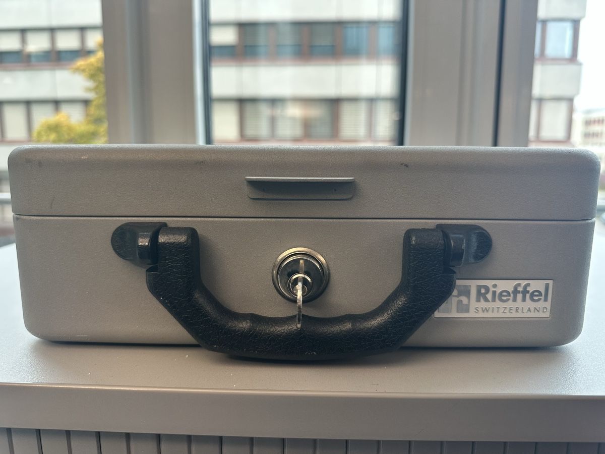 Coffre-fort: Rieffel Cash Box ab 1 CHF!!! – D'occasion à Zürich par Troy_K 1