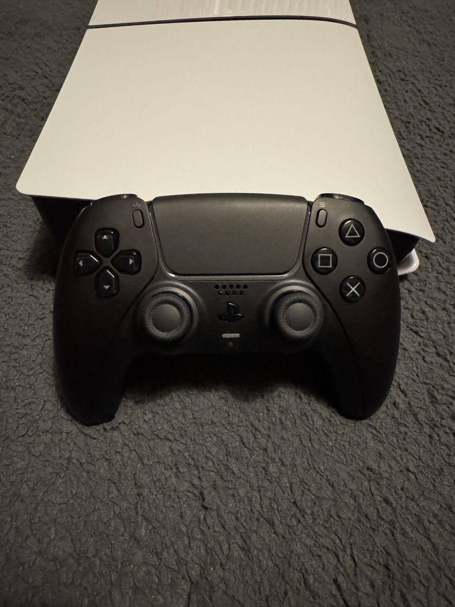 Sony Console: Neue Sony PlayStation 5 Slim mit Controller und Kabel – Nuovo (secondo la descrizione) da Winterthur venduto da schmatzi2000 3