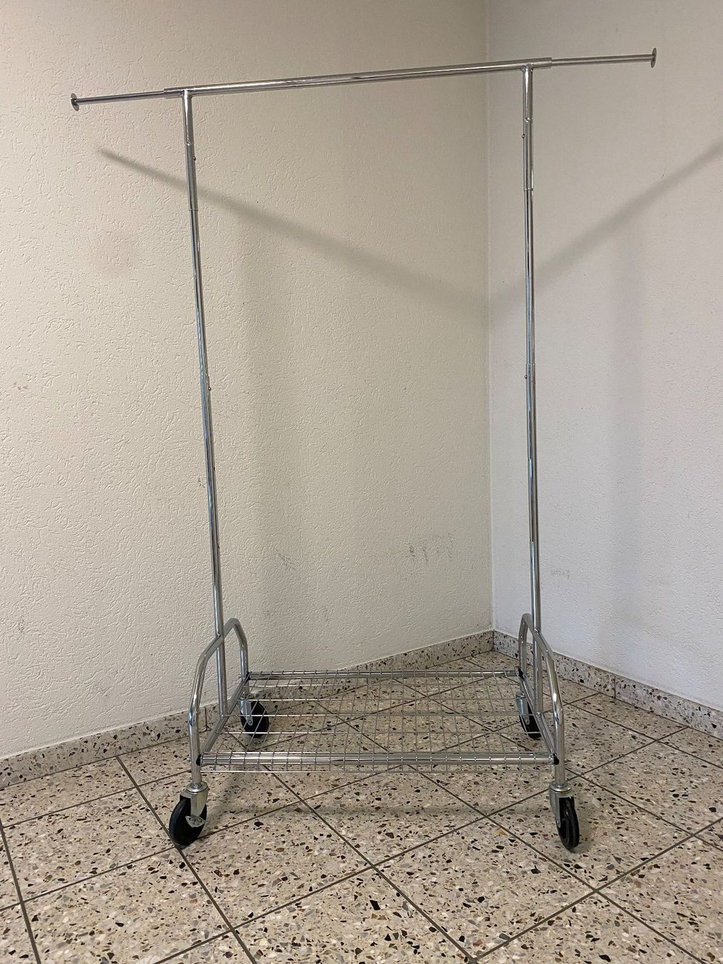 Autres décorations & accessoires: Kleiderständer – D'occasion à Rapperswil SG par Hubeli
