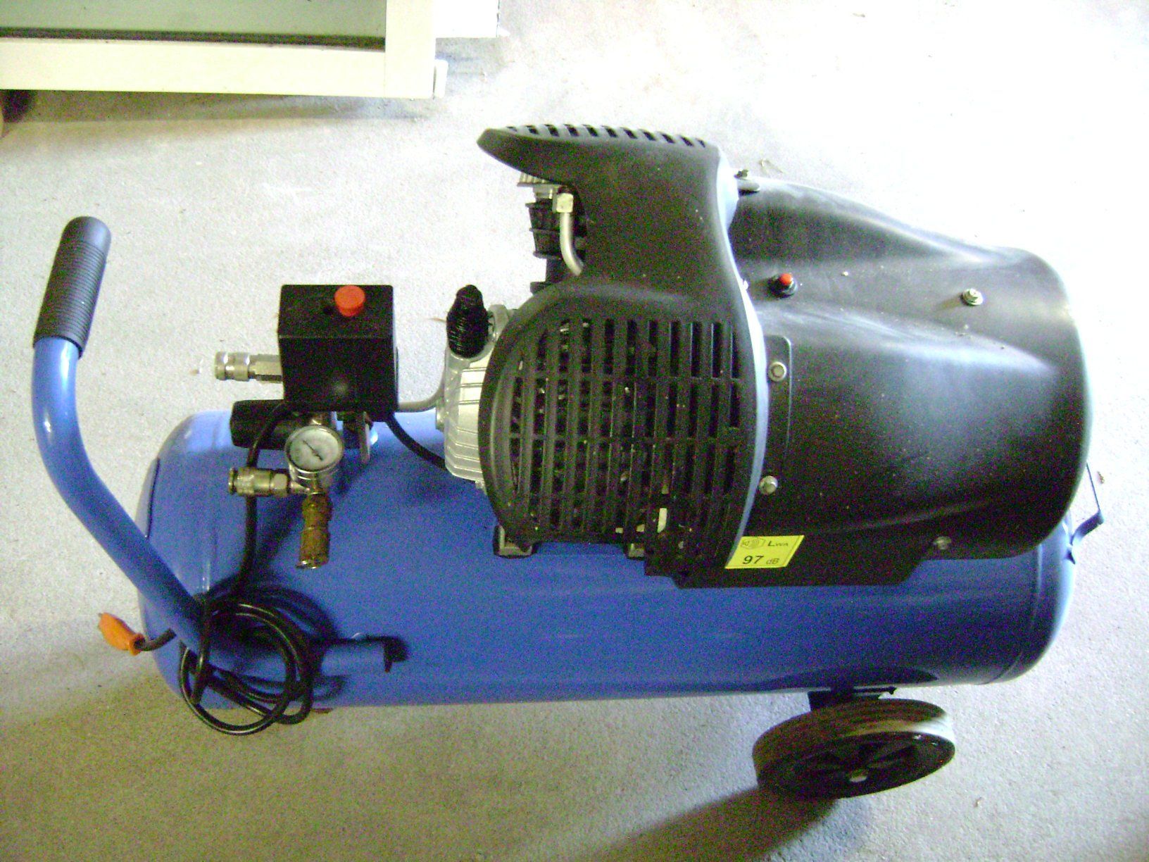 Compressori: Kompressor läuft einwandfrei. – Usato da Rotkreuz venduto da nic_6hkb
