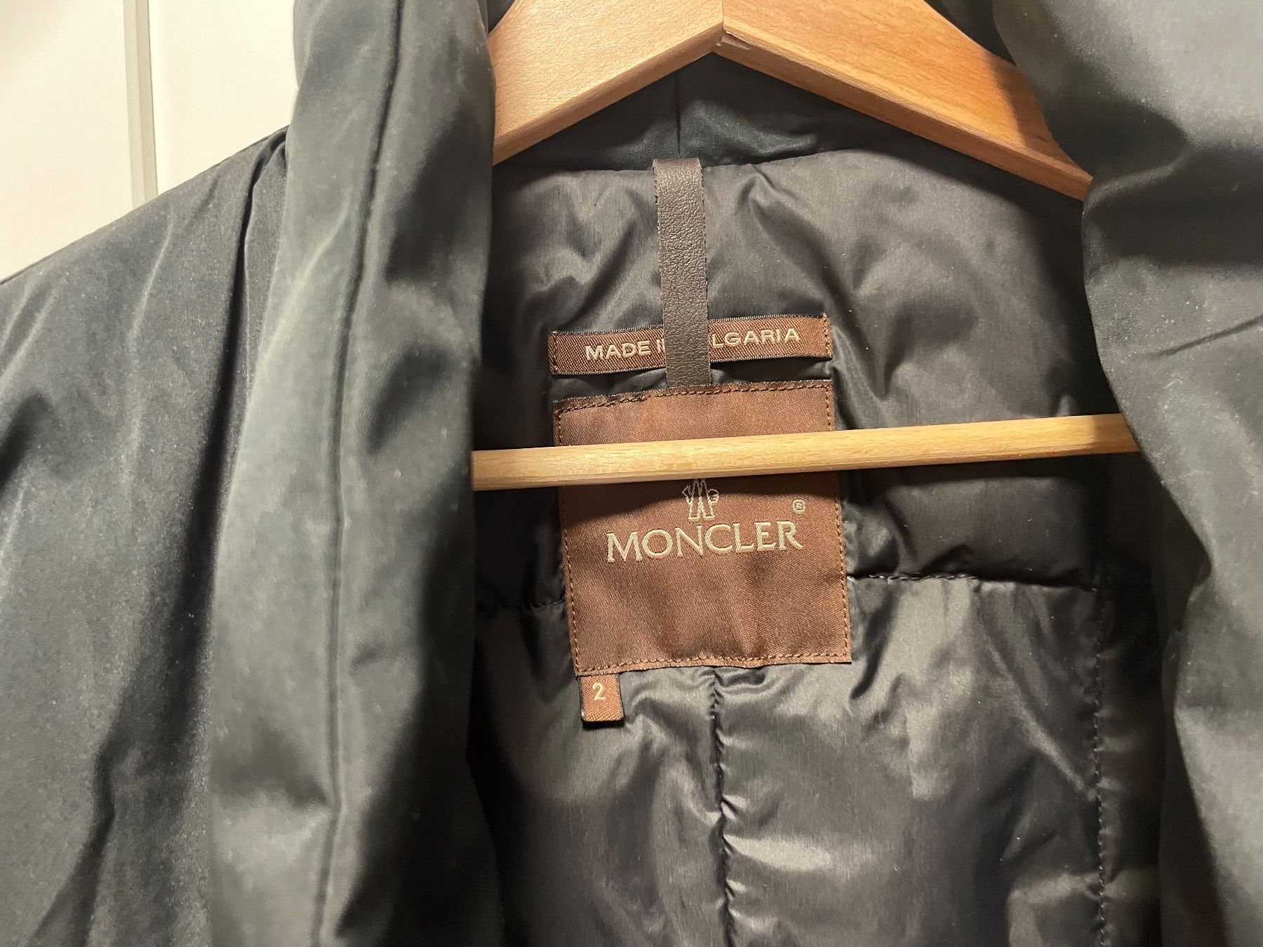 Moncler Giacche: Schwarze Moncler Steppjack/Blazer Gr 2 – Usato da Bern venduto da Rigoler 2
