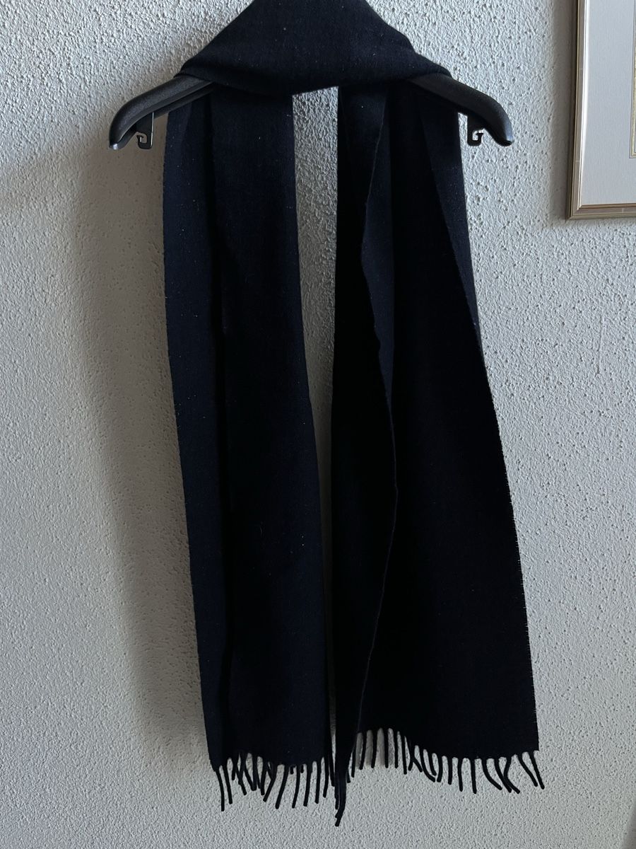 Hugo Boss Foulard & Sciarpe: dunkelblauer Schal - Hugo Boss – Usato da Jonschwil venduto da juliana_pluess