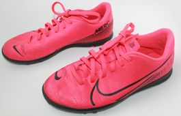 Chaussures de foot Nike t. 36