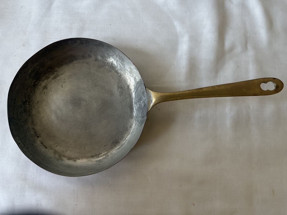 Padelle: Kupferpfanne mit Messinggriff 18cm Durchmesser Vintage – Usato da Zürich venduto da Chaeffeler 1