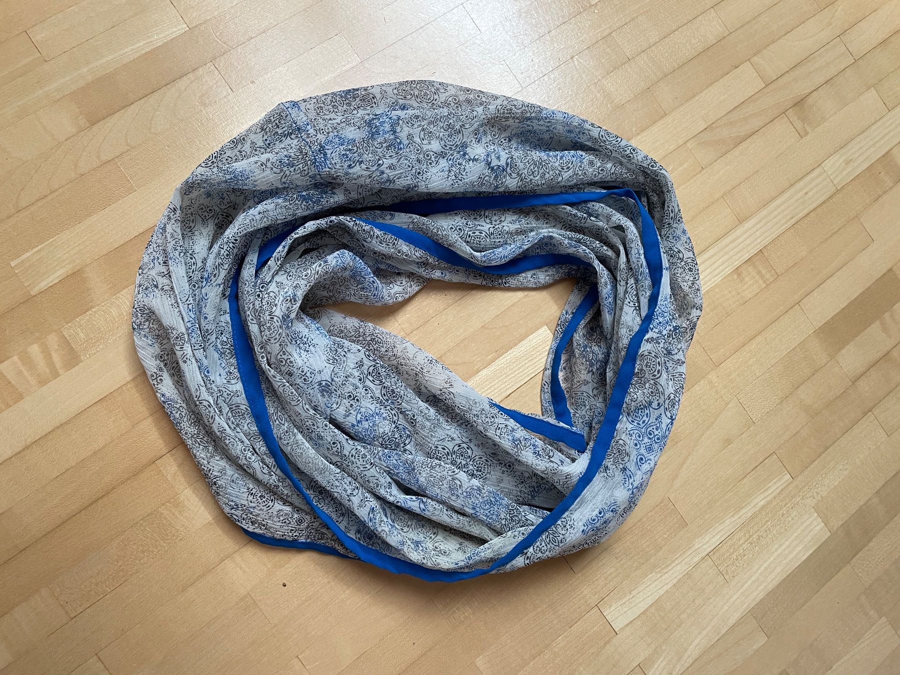 Foulards, Tücher & Schals: Schall Loop – Gebraucht aus Beromünster von Moritz0112