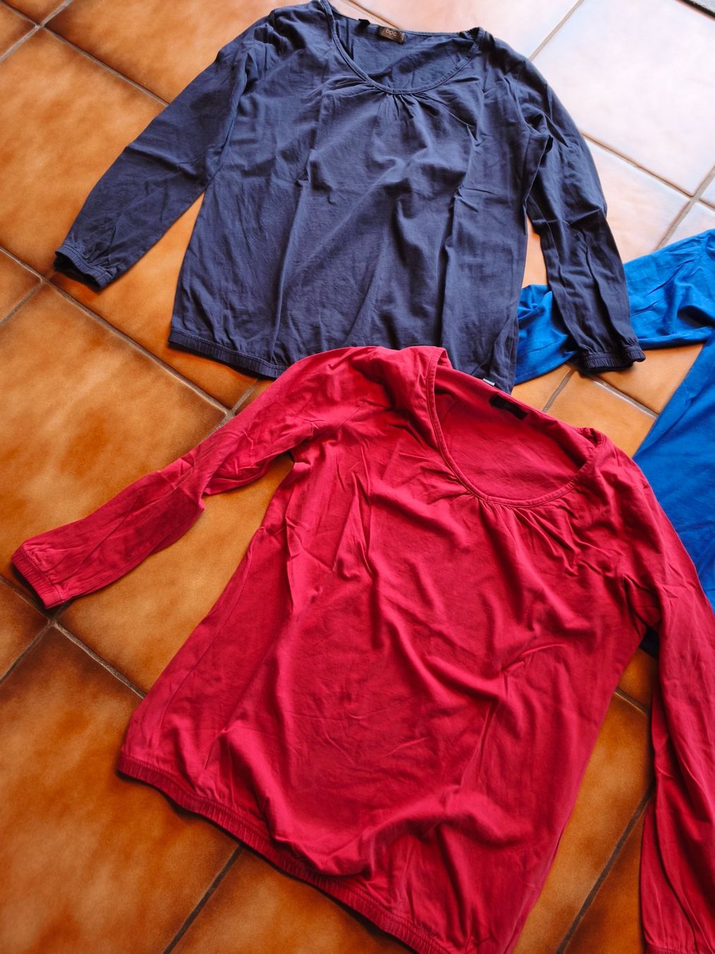 Maglioni & Felpe: 3 x Langarmshirt Gr. 40/42 – Usato da Reconvilier venduto da Mickeli7 1