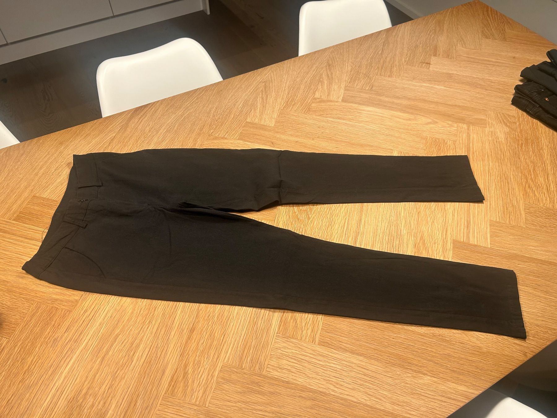 Hosen: Hosen Set Grösse 32 5Stk. – Gebraucht aus Watt von Raven99 4