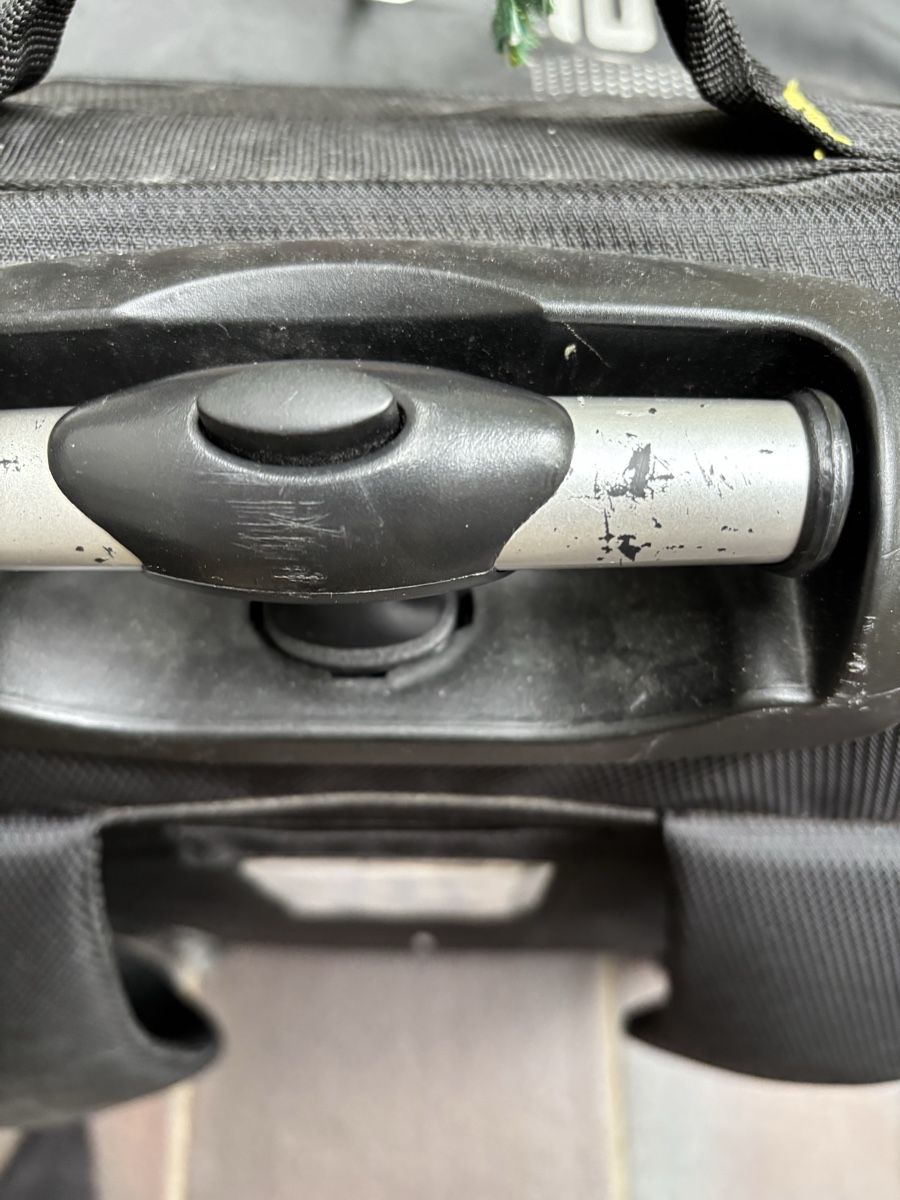Bauer Borse: Bauer Eishockey Tasche Tragbar mit Rollen  – Usato da Winterthur venduto da niemim 1