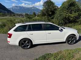 Skoda Octavia 1.6 TDI 4X4  AB MFK•ANHÄNGERKUPPLUNG