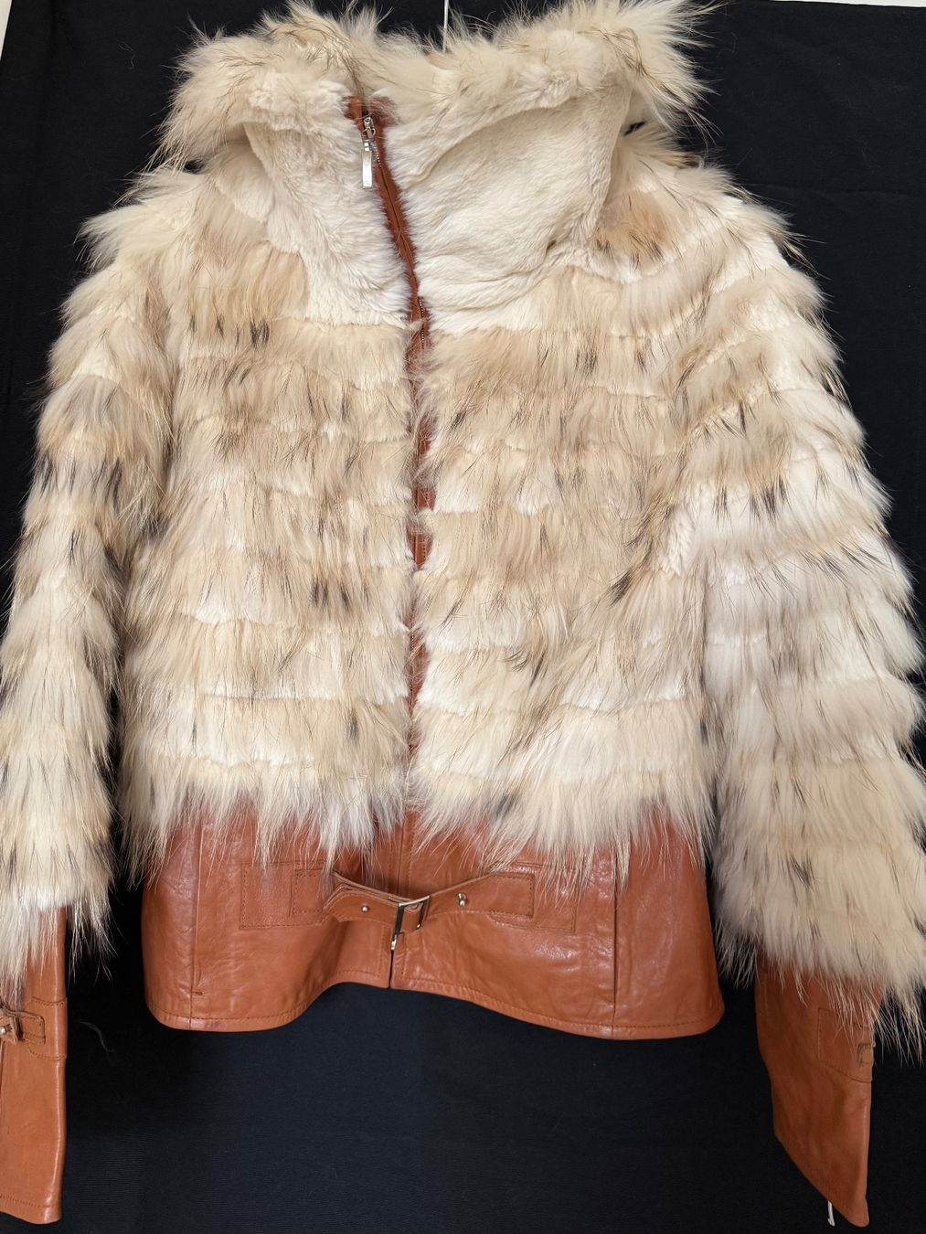 Giacche: Une veste en cuir véritable et fourrure – Usato da Vernier venduto da ley_yqh9 4