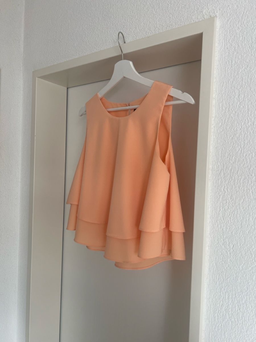 Zara Top: Zara Basic Sommer Top in Apricot – Usato da Egg b. Zürich venduto da ZeroWaste