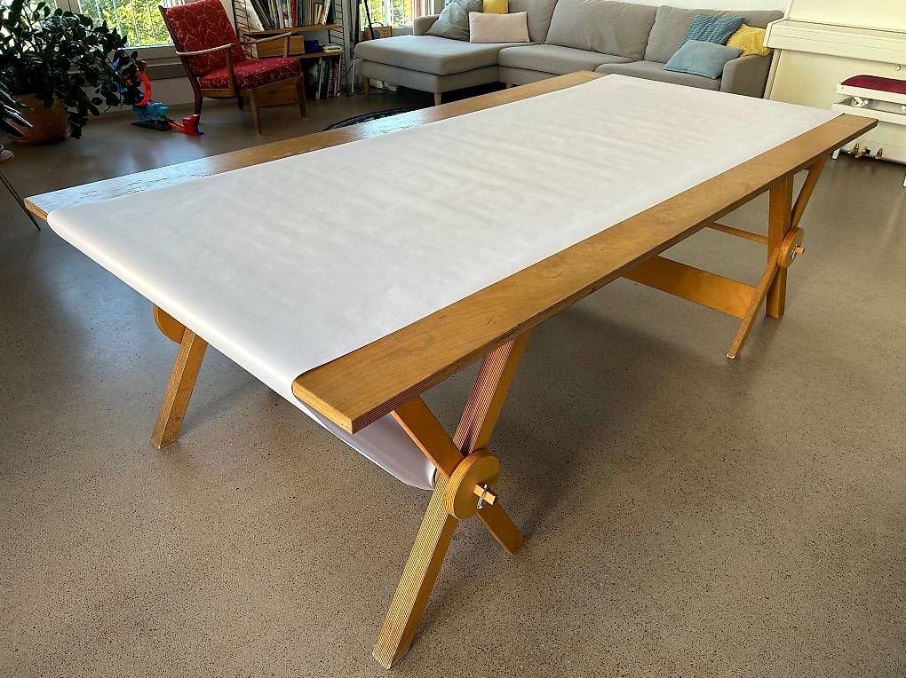 Tables: Einzigartiger Tisch mit Papierrolle – D'occasion à Zürich par sampions