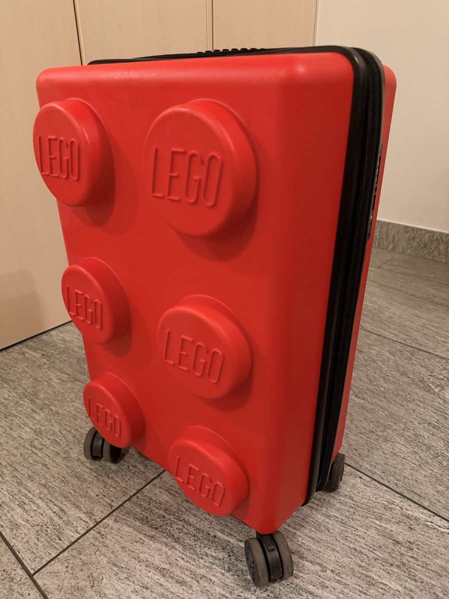 Valises de voyage: Roter Lego Koffer – D'occasion à Thusis par feu_8p9y