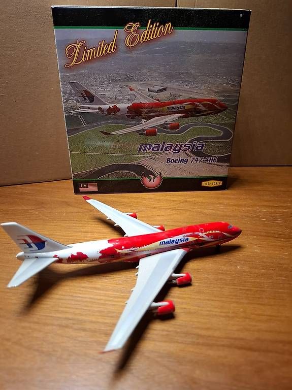 Boeing Kit di modellismo & Modellini statici: Limited Edition Malaysia Boeing 747 – Nuovo e nell'imballaggio originale da Obernau venduto da Schmidip 1
