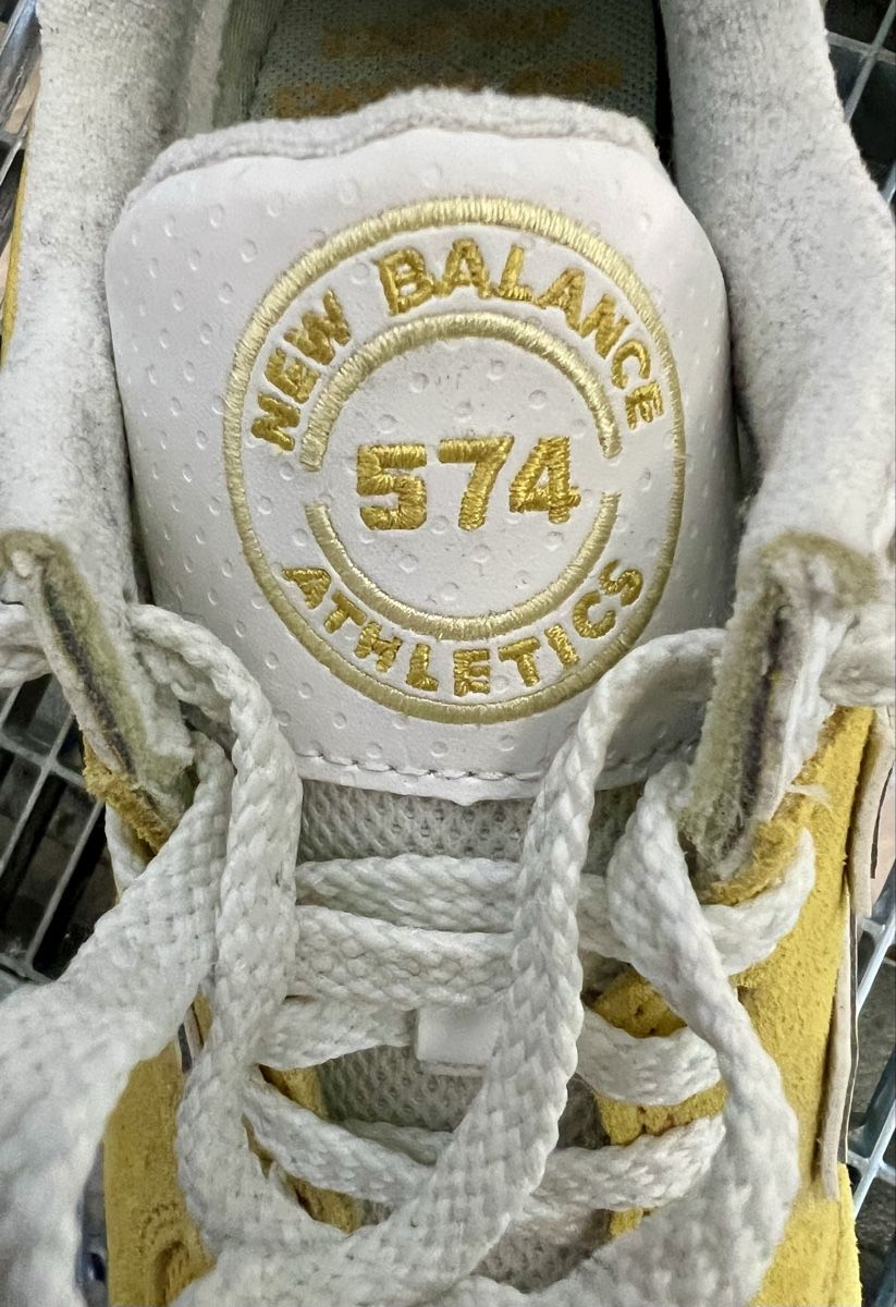 New Balance Scarpe da uomo: Neue New Balance 574 in Gelb – Nuovo (secondo la descrizione) da Regensdorf venduto da Barbara9 6