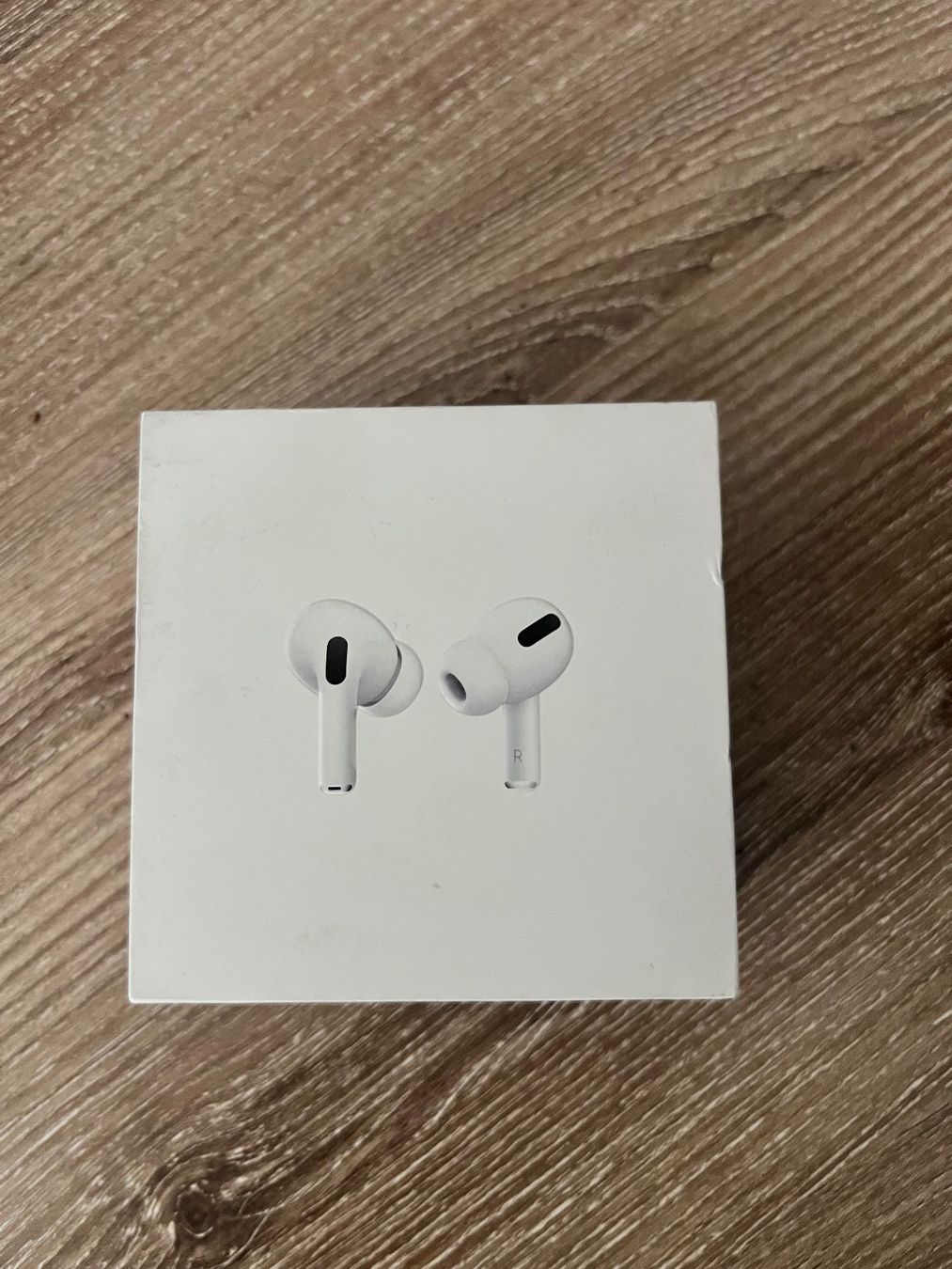 Apple Cuffie: Apple AirPods Pro 1. Generation mit Kabellose Ladecase – Usato da Zollikerberg venduto da Reinier_ZH