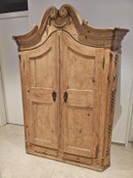 Antiker Schweizer Bauernschrank 