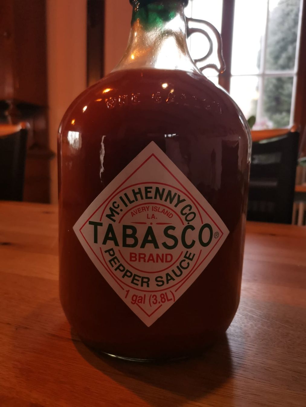 Sonstiges Geschirr & Gläser: Tabasco Vorratsflasche 3.8L – Neu und originalverpackt aus Windisch von Gestle