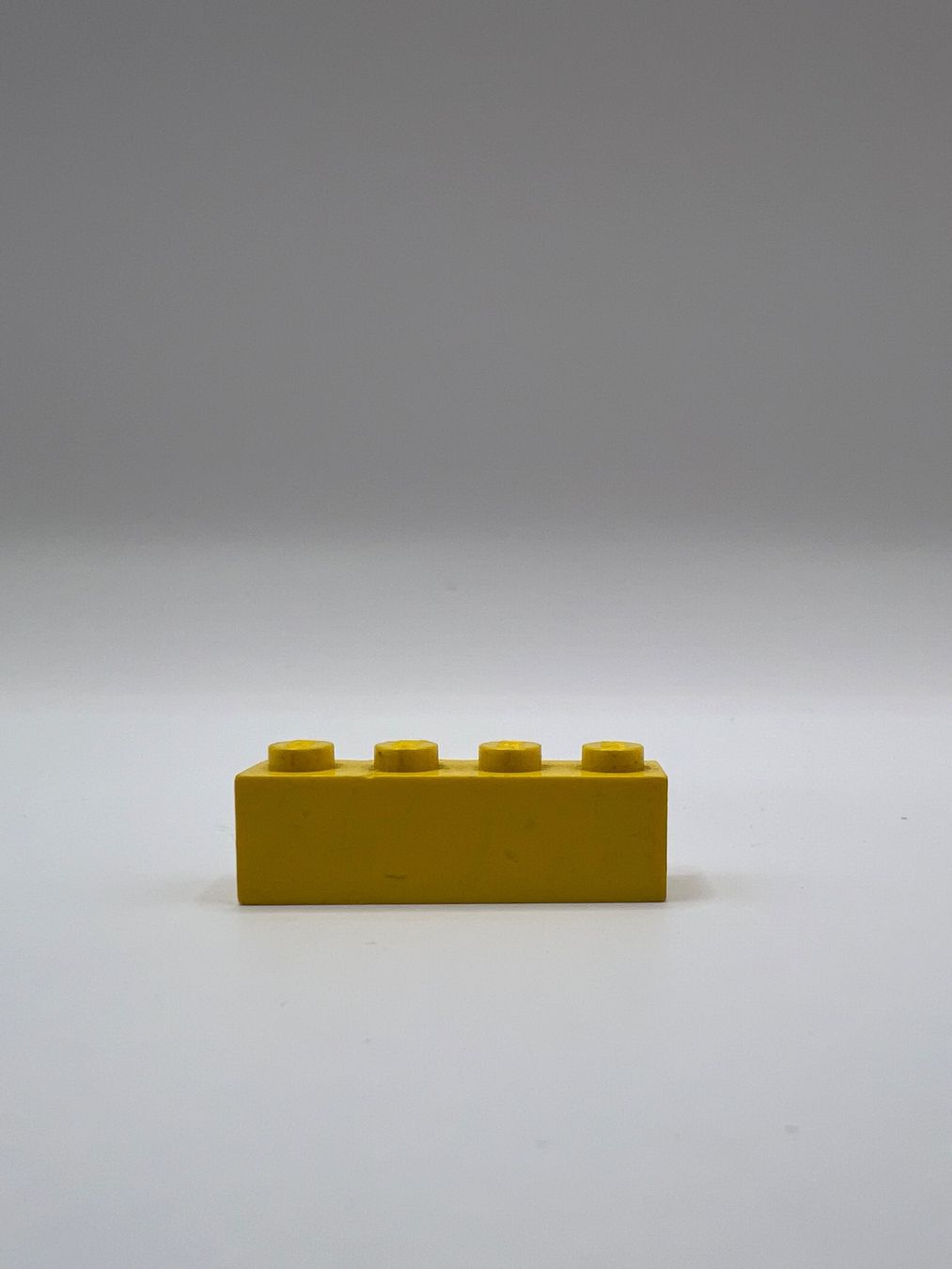 Lego Kit di costruzioni: LEGO Kühlergrill gelb 1x4 – Usato da Vaduz venduto da NotNeeded 2