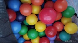 Bällebad Bälle bunt Kunststoff gebraucht guter Zustand