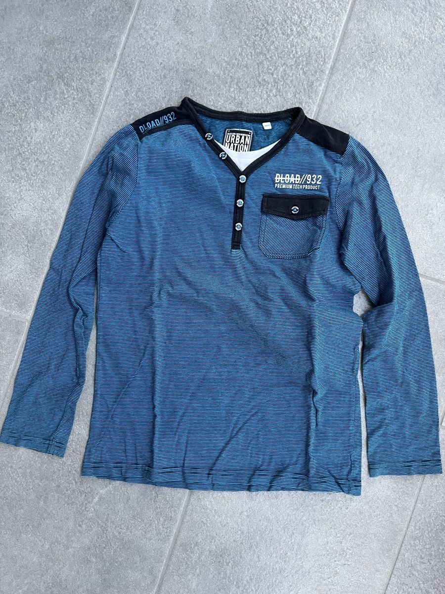 Chemises, T-shirts & Polos: Sweatshirt / Shirt  146/152 – D'occasion à Wil ZH par Wonderwoman76