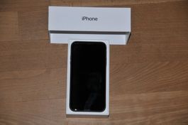 Apple iPhone 11 - Black - 64 GB - Top Zustand