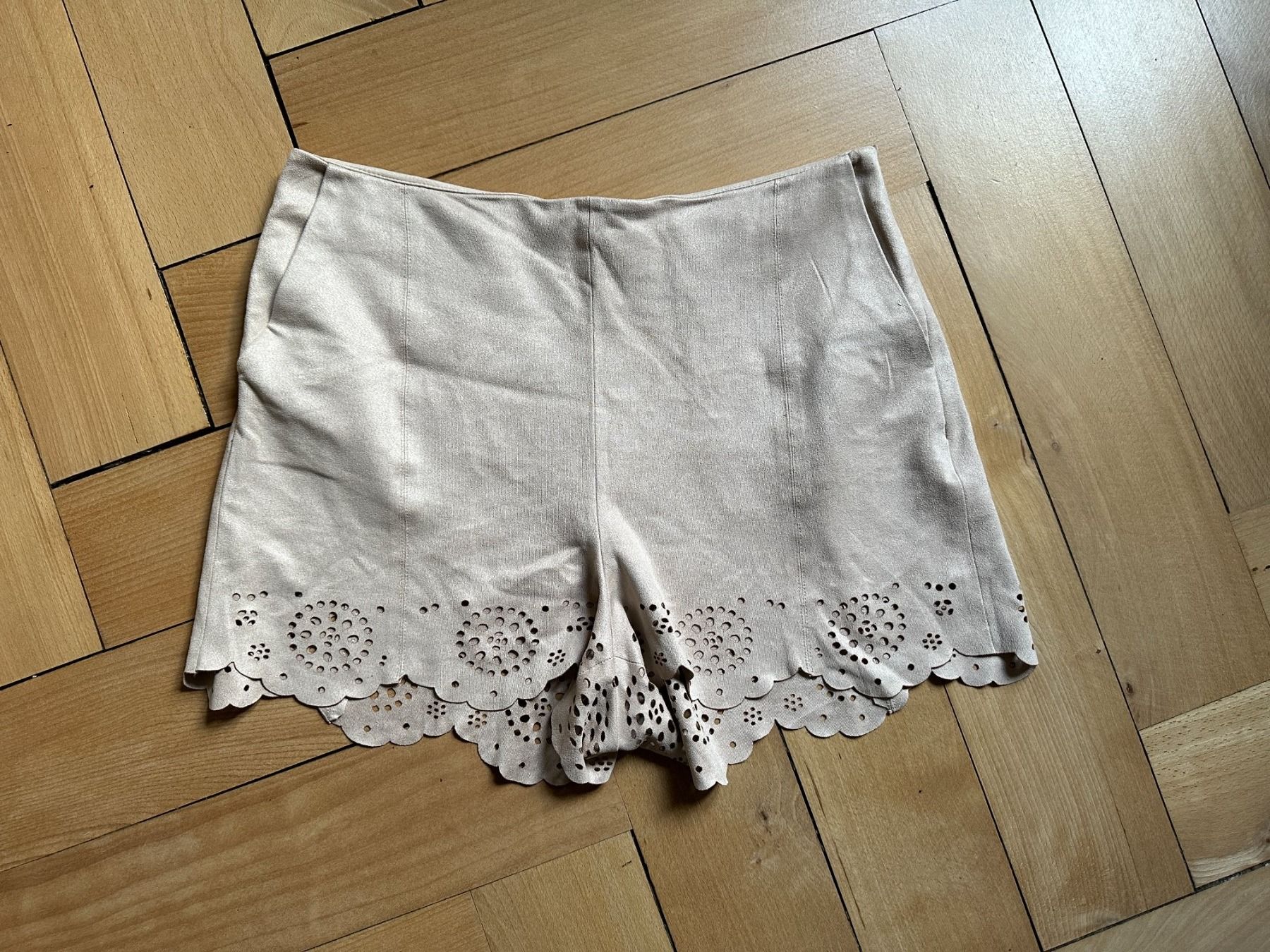 Mango Hosen: MANGO - Shorts beige 38 – Gebraucht aus Zürich von Diazaio