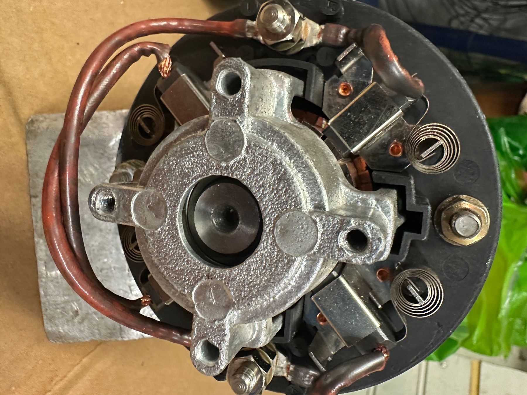 : Robuster 12/24VDC Stirnradgetriebemotor – Nuovo (secondo la descrizione) da Aarwangen venduto da Tesla100 4