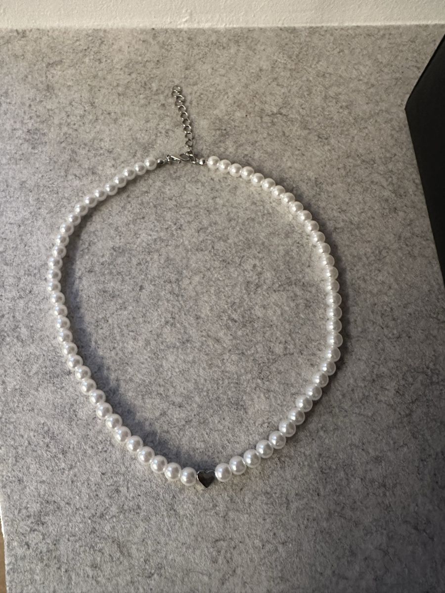 Catenine: Collier – Nuovo (secondo la descrizione) da Savièse venduto da lau_g8d7
