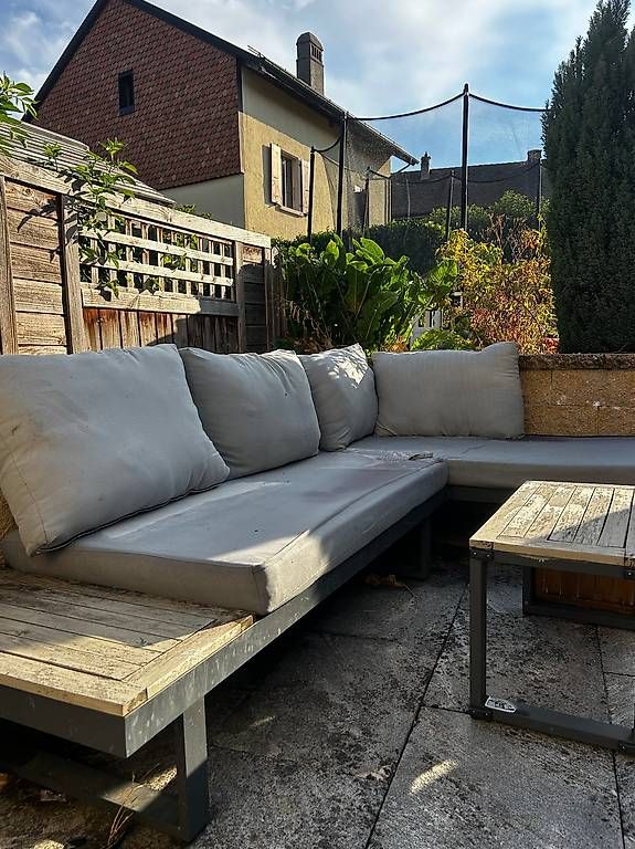 Sofas: A donner salon de jardin – D'occasion à Essertines-sur-Rolle par jp89