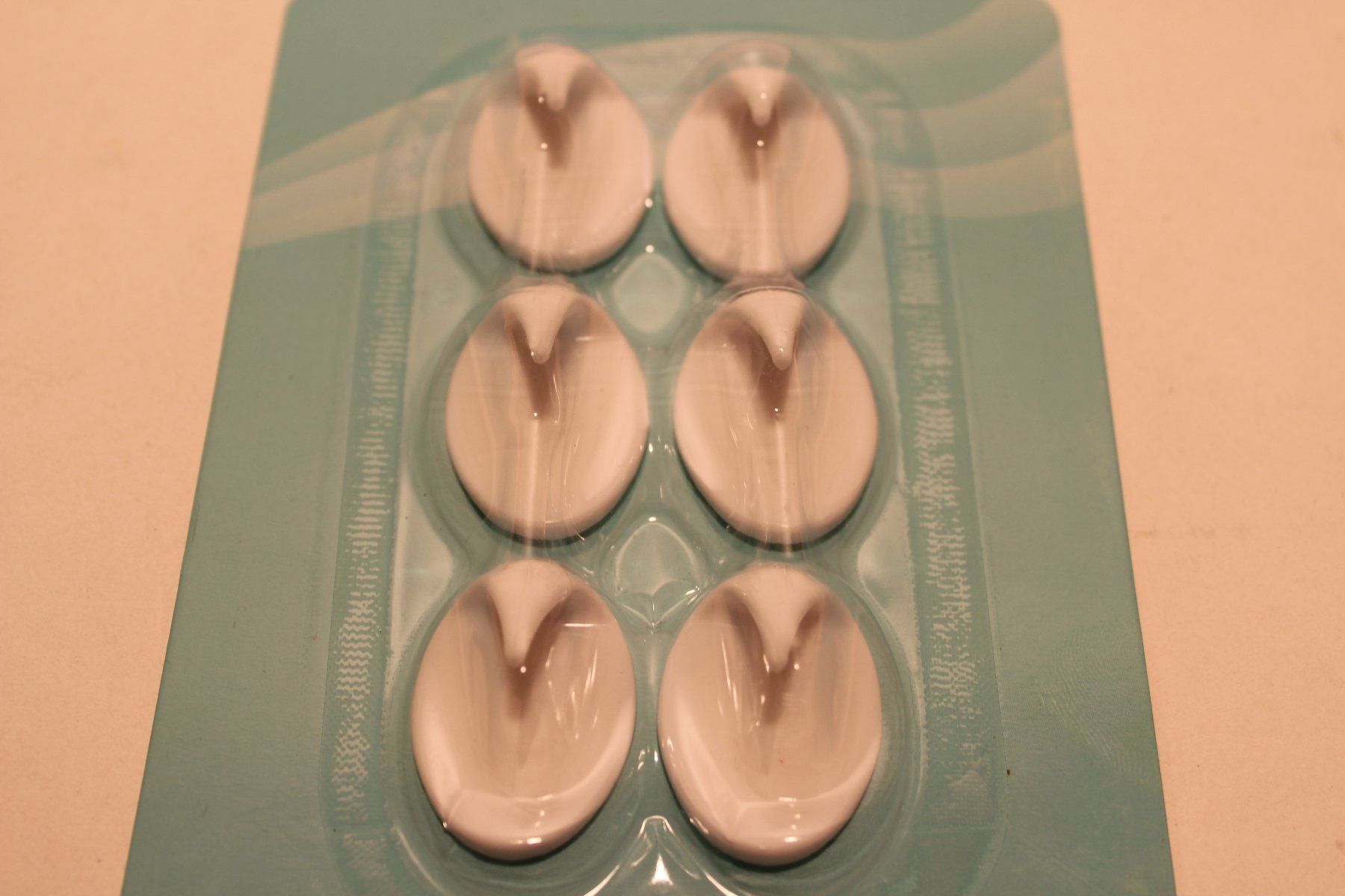 Eisenwaren: 12x Klebehaken, weiss – Neu und originalverpackt aus Fehraltorf von haefens 3