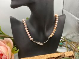 Perlencollier lachsfarbig mit SS925 Mittelteil