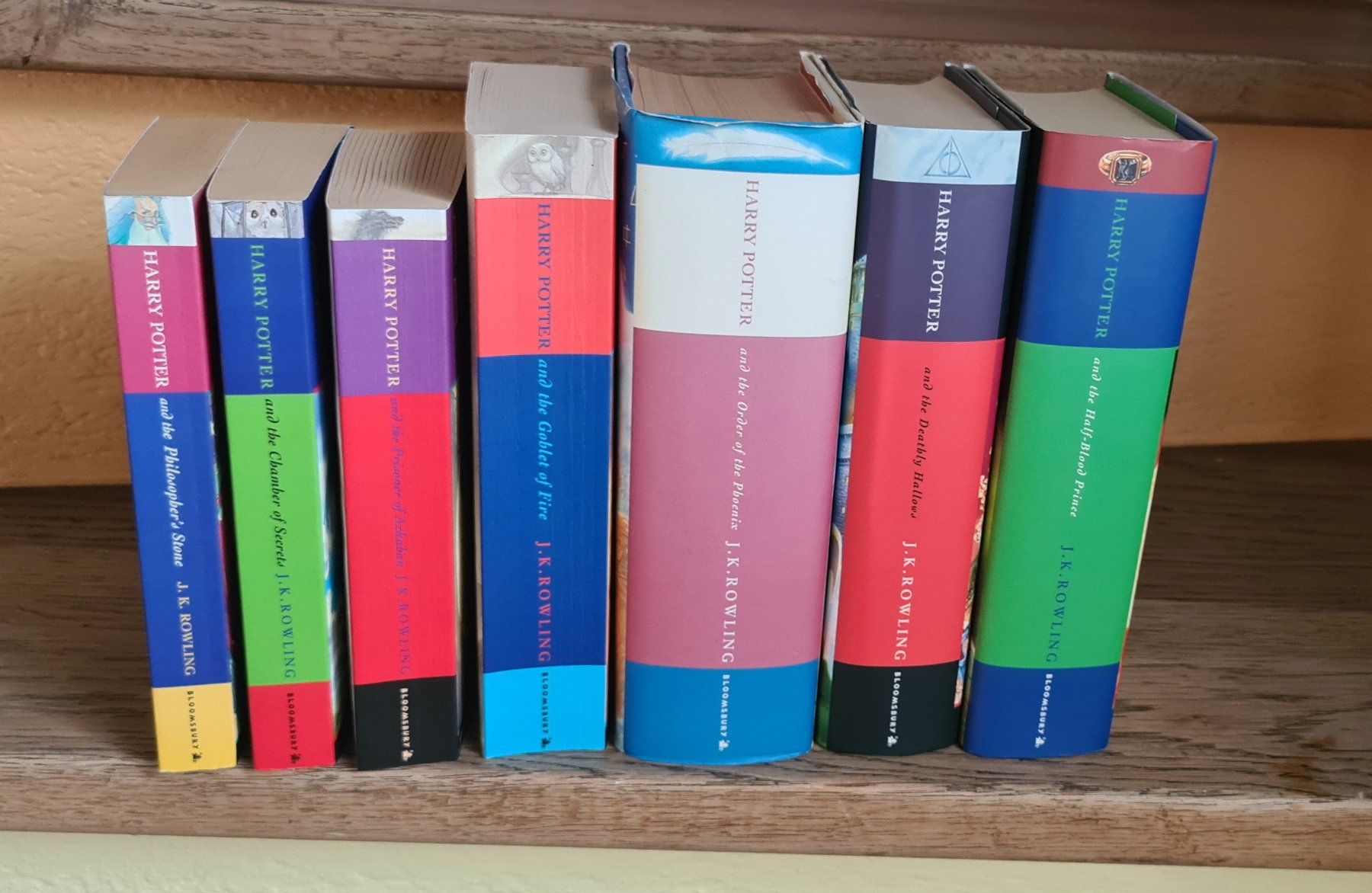 Libri: Harry Potter Bände 1-7 J.K. Rowling Buchset Englisch – Usato da Wettingen venduto da Mahariko 1