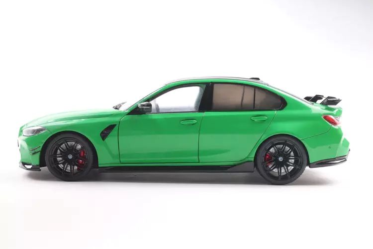 BMW Modellini d'auto: BMW M3 G80 PERFORMANCE PACKAGE 2024 1:18 – Nuovo e nell'imballaggio originale da Erlenbach im Simmental venduto da Model_box 7