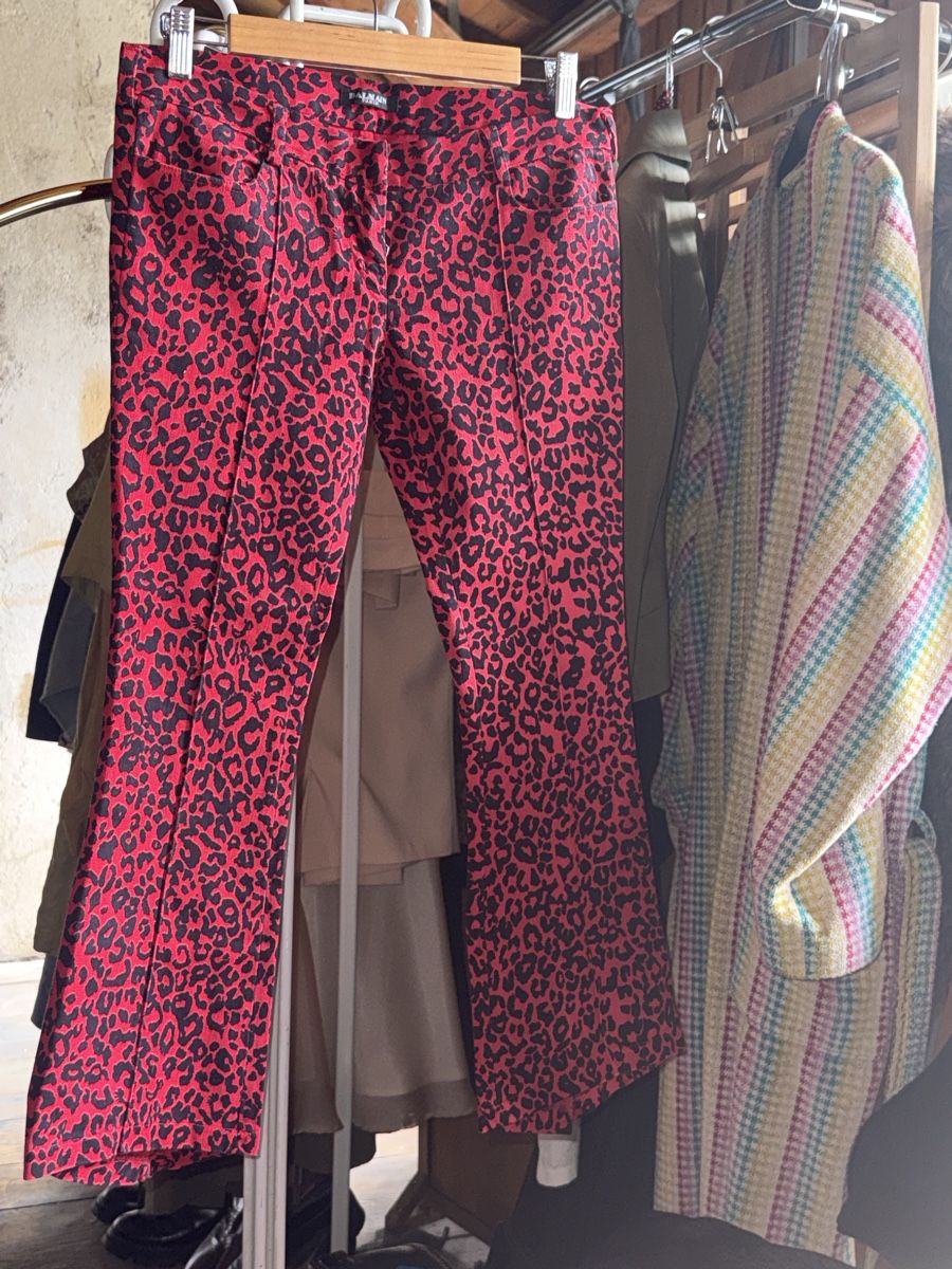 Balmain Hosen: Red Leopard Print Balmain Trousers – Neu (gemäss Beschreibung) aus Montreux von Yss_Boutiqu3