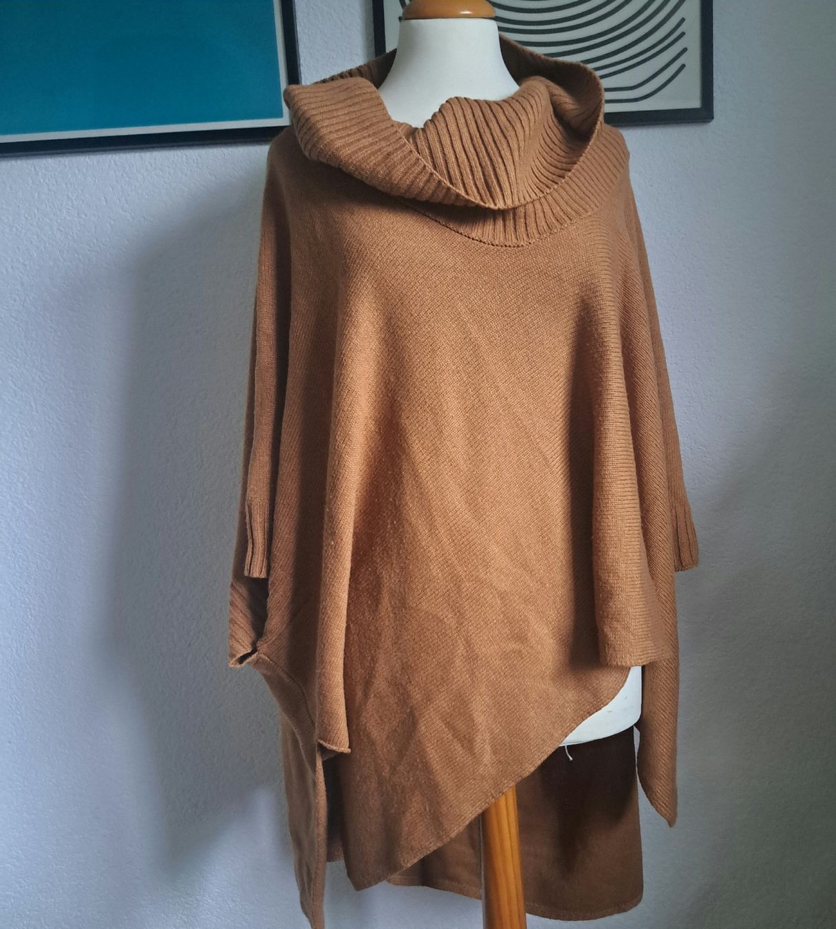 H&M Maglioni & Felpe: Poncho H&M Basic braun One Size guter Zustand – Usato da Kriegstetten venduto da Jakasi
