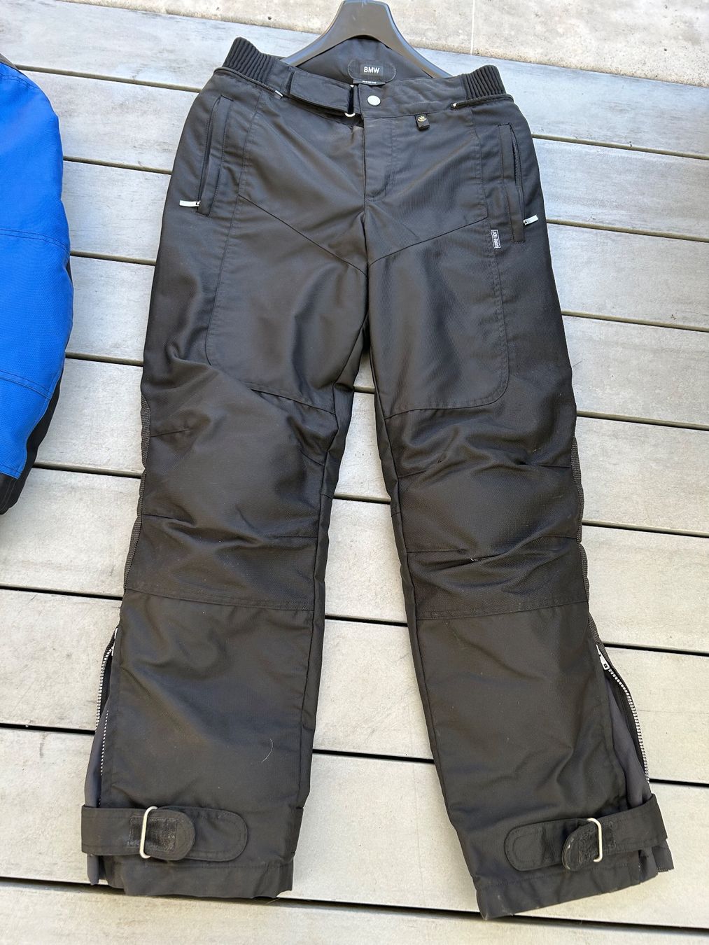BMW Completi: BMW Motorrad-/Rollerkombi Gr. 50, Goretex – Usato da Gerlafingen venduto da Derbergruft 3