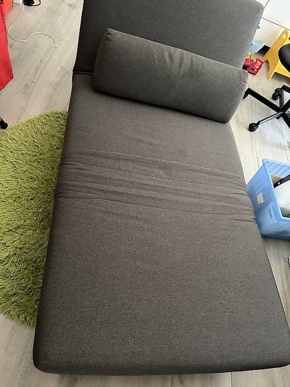 Sofas: Kleines Sofa mit Liegefunktion – Gebraucht aus Buttwil von taenchen80