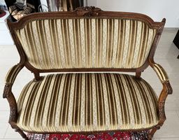 Louis Philippe Stile Sofa