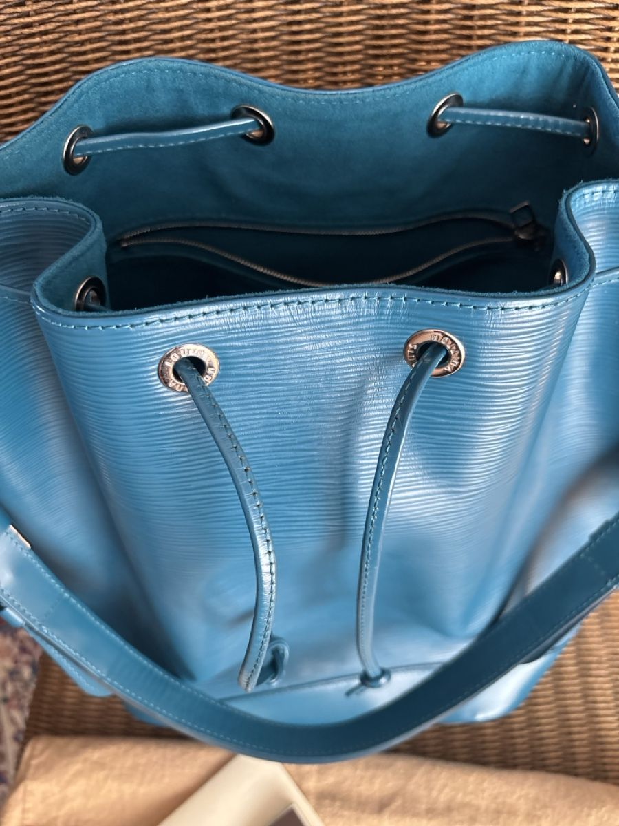 Louis Vuitton Borse da donna: Moderne Louis Vuitton Cyan Noe Beutel – Usato da Pratteln venduto da sab_whk9 2