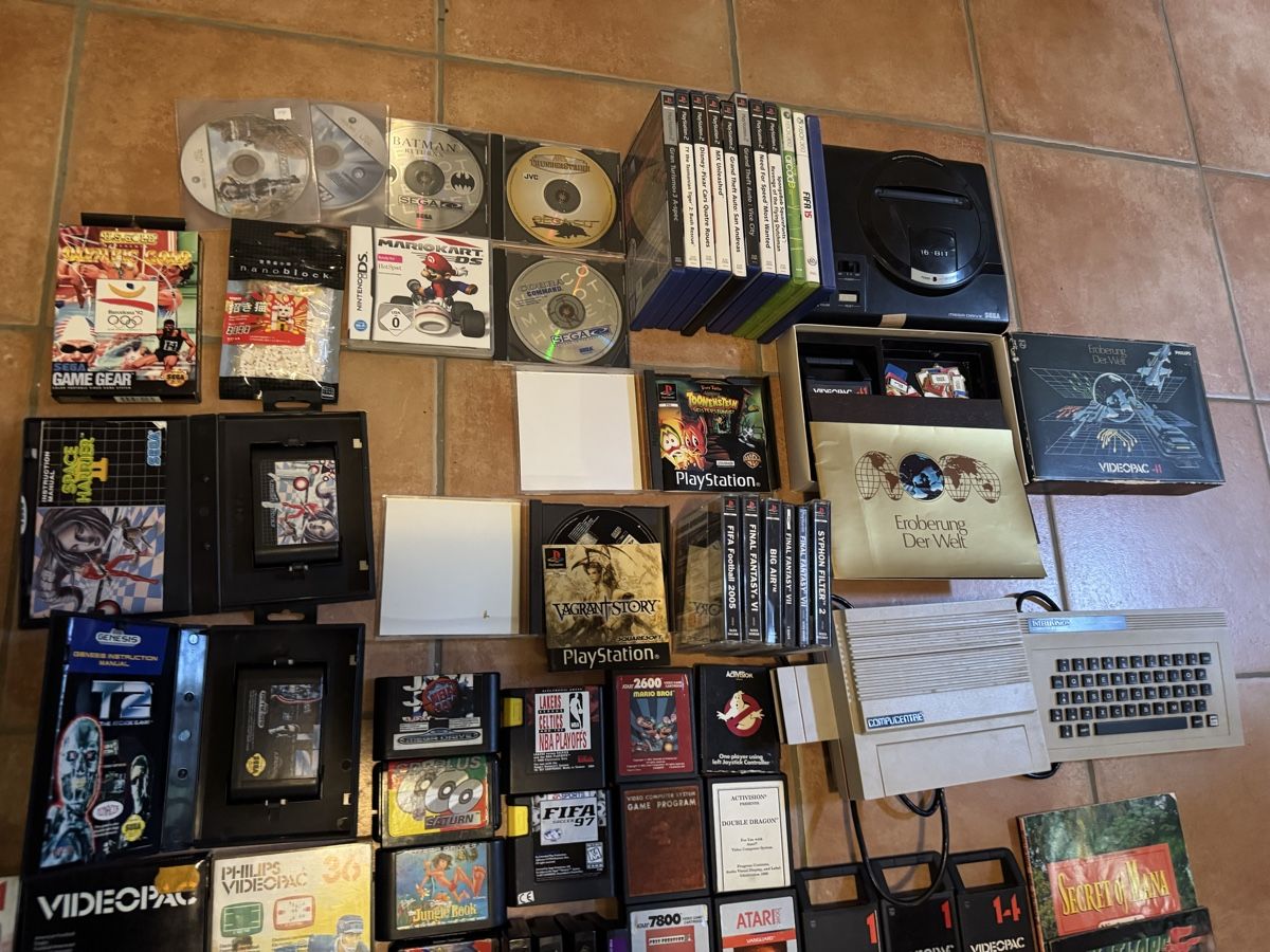 Sega Consoles: Retro Game Bundle Sega Atari Sony Mix – D'occasion à Tafers par GameCollector90 3