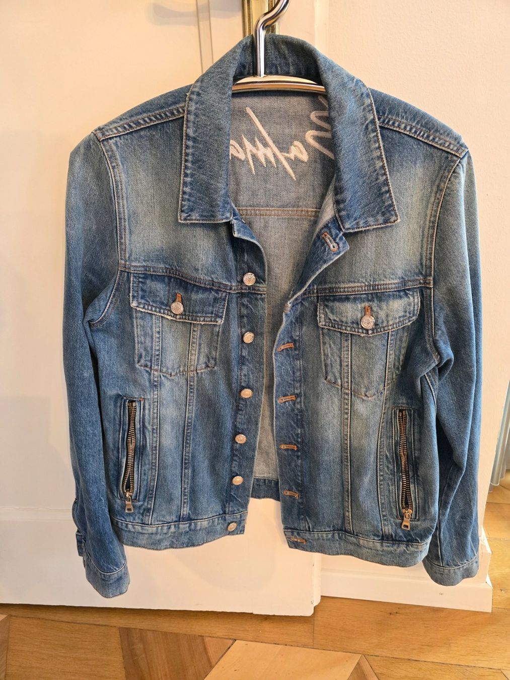 Balmain Jacken: BALMAIN BESTICKTE JACKE AUS BAUMWOLLDENIM – Neu (gemäss Beschreibung) aus Grenchen von Lucifero17