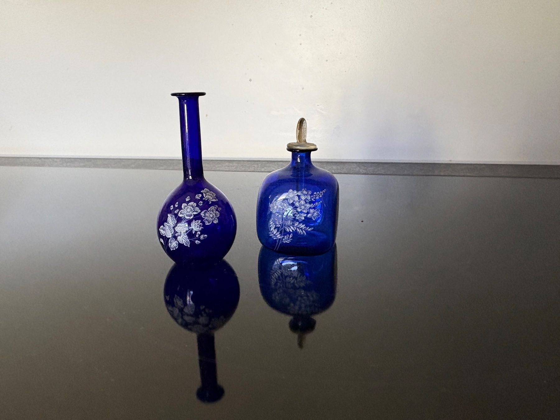 Murano Flaconi: 2 petits flacons bleu cobalt - Murano – Usato da Zweisimmen venduto da Domii