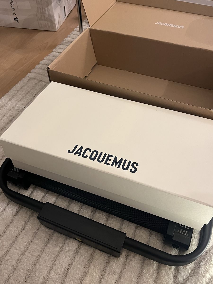 Jacquemus Taschen: Jacquemus La Banane Bambinou – Neu (gemäss Beschreibung) aus Brusino Arsizio von gon_7c26 9