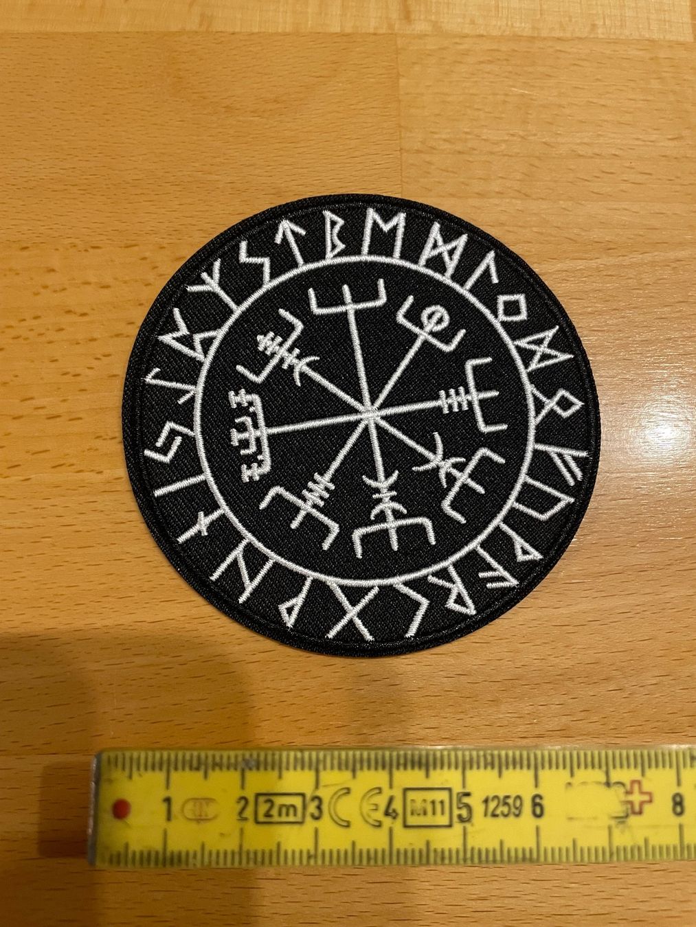 Toppe: Viking Runenkompass Vegvisir Patch Aufnäher Sticker – Nuovo (secondo la descrizione) da Horn venduto da abutre72