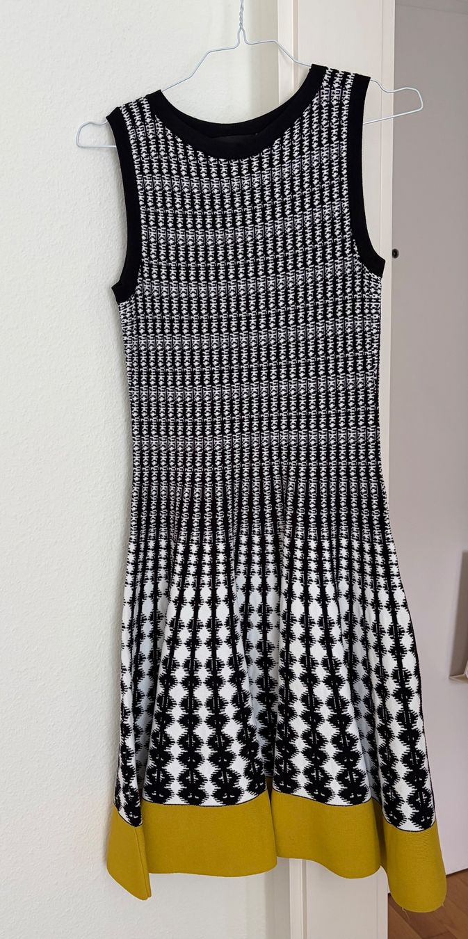 Robes: Roberto Collina Strickkleid Gr. S – D'occasion à Luzern par Lampion